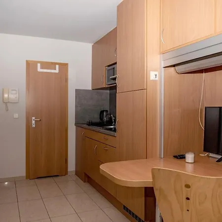 1-zimmer City-apartment W1 *